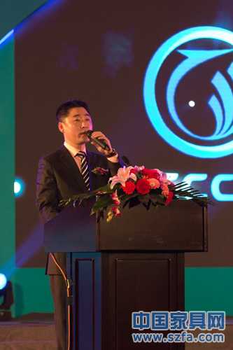 四川省家具進(jìn)出口商會(huì)常務(wù)副會(huì)長(zhǎng)、秘書長(zhǎng)榮煜偉