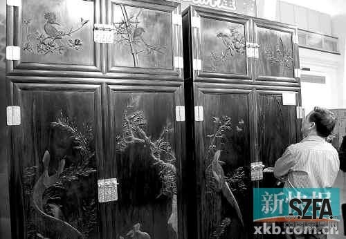 選購(gòu)紅木家具小心重量太輕的 高端家具最好在&ldquo;使用中保養(yǎng)&rdquo;