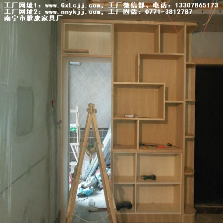 加層作小造型，雙層，也好看，相比，醒色白飾，整體展柜、儲(chǔ)柜、小小別致柜衣家具設(shè)計(jì)定制加工廠南寧中國(guó)的，不普通~