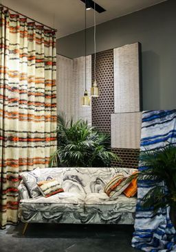 多題材、多品類、多異業(yè)賦能煥新下的百花齊放